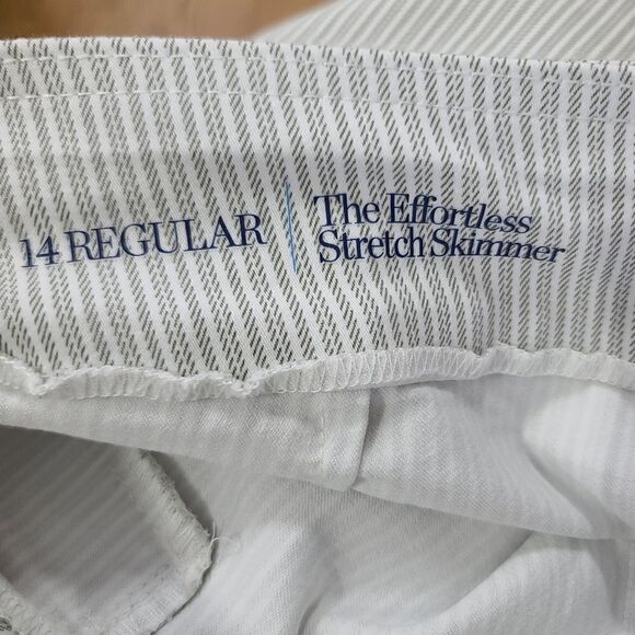 Croft & Barrow Gray & White Stripe Skimmer Shorts Size 14 - Picture 2 of 6